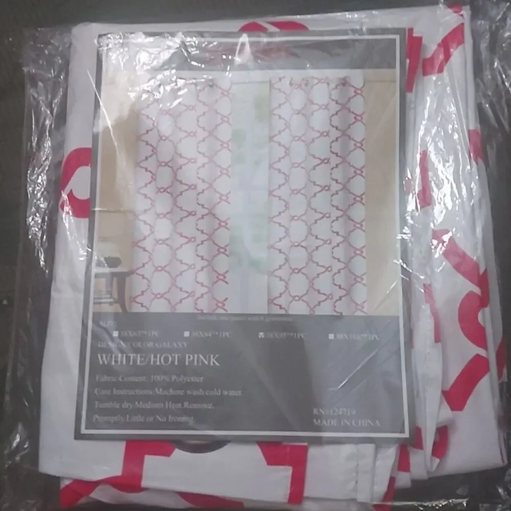 Empire Home Fashions Pink/White One Curtain Panel NEW Home Decor Furnishings